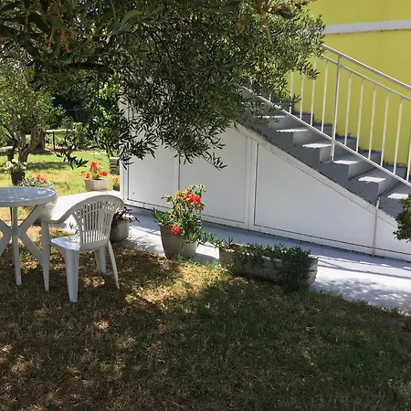 Monika Apartment *